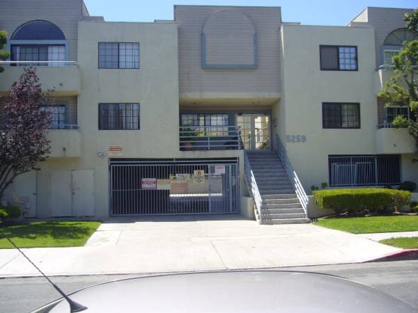 5259 Cartwright Ave in Los Angeles, CA - Building Photo - Building Photo
