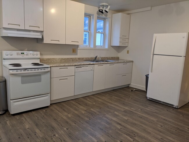 368 Sherwood Rd in Delhi, NY - Foto de edificio - Building Photo