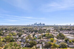 319 Moody St in Houston, TX - Building Photo