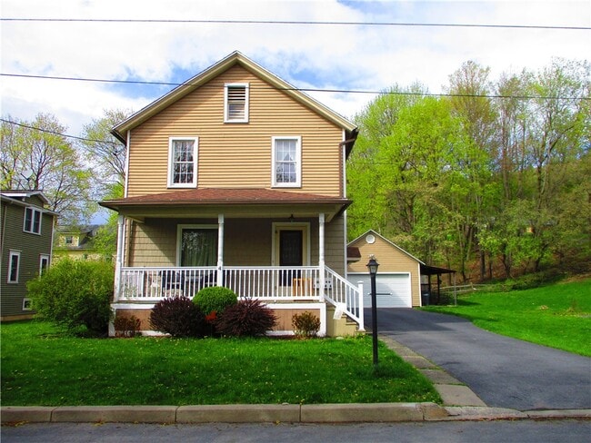 property at 4 Moffatt St