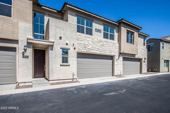 4556 S Riata St in Gilbert, AZ - Building Photo - Building Photo