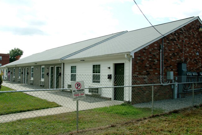 4912-4916 Old Brook Rd in Richmond, VA - Foto de edificio - Building Photo