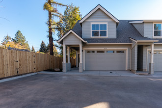 Midtown Townhome Community in Bend, OR - Building Photo - Building Photo