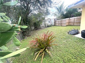 5930 NW 20th St in Lauderhill, FL - Building Photo - Building Photo