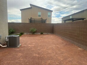 7597 Moore Crk Ln in North Las Vegas, NV - Building Photo - Building Photo