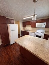 2062 Elm Trace St in Youngstown, OH - Building Photo - Building Photo
