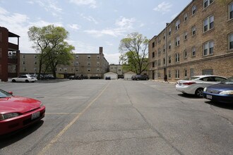 996-1012 Main St in Evanston, IL - Building Photo - Building Photo