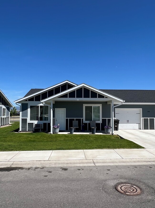 Queens Ann Patio Home Apartments in Helena, MT - Foto de edificio - Building Photo