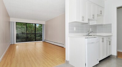 1848 W 3rd Ave in Vancouver, BC - Building Photo - Building Photo