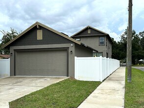4400 N Branch Ave in Tampa, FL - Building Photo - Building Photo