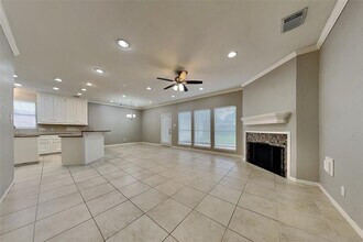 5811 Laurel Caverns Dr in Houston, TX - Building Photo - Building Photo