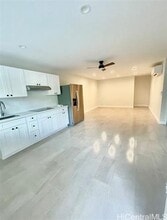 2345 Kipona Pl in Honolulu, HI - Building Photo - Building Photo