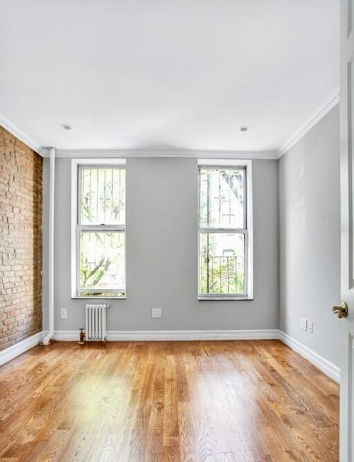 279 E 10th St in New York, NY - Building Photo