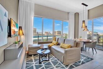 4010 S Ocean Dr in Hollywood, FL - Building Photo - Building Photo