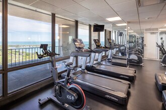 3450 N. Lake Shore Drive in Chicago, IL - Foto de edificio - Interior Photo