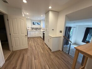 2821 San Ardo Way in Belmont, CA - Building Photo - Building Photo