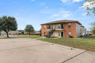 10007 Amber Cir in Waco, TX - Building Photo - Building Photo
