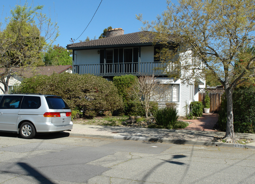 2349 Cornell St in Palo Alto, CA - Foto de edificio