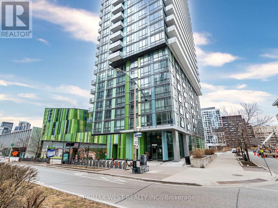 170-1170 Fort York Blvd in Toronto, ON - Building Photo