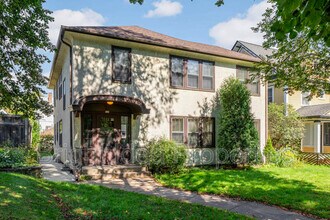969 St Clair Ave in St. Paul, MN - Building Photo - Building Photo