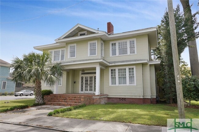 property at 537 Maupas Ave