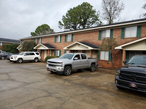 Townhomes@2001 in Anniston, AL - Building Photo - Building Photo