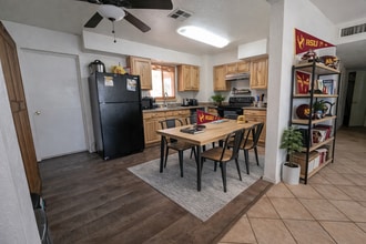 715 W 18th St in Tempe, AZ - Foto de edificio - Building Photo