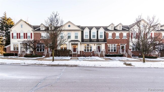 6114 Heron Hills Dr in Wolverine Lake, MI - Building Photo - Building Photo