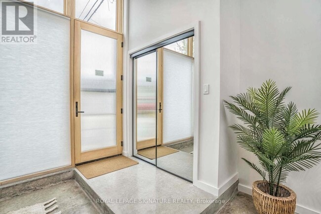 36 Geary Ave in Toronto, ON - Building Photo - Building Photo