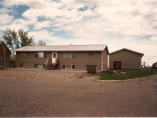 Elkridge Apartments in Underwood, ND - Building Photo