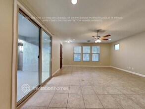 3293 E Sheffield Rd in Gilbert, AZ - Foto de edificio - Building Photo