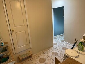 4258 W 102nd St in Inglewood, CA - Foto de edificio - Building Photo