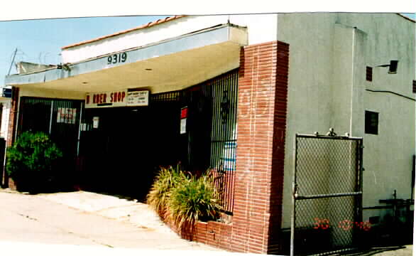 9321 S Western Ave in Los Angeles, CA - Building Photo