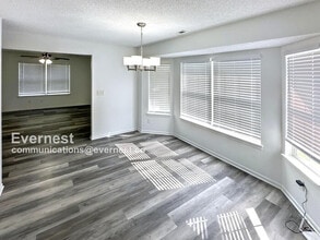 1300 NW Willow Dr in Grain Valley, MO - Building Photo - Building Photo