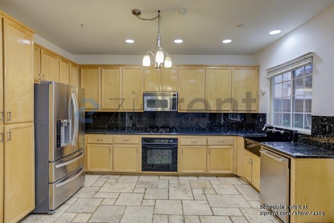 4 Alisal Ct in Pacifica, CA - Building Photo - Building Photo
