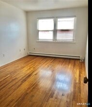 324 Strawberry Hill Ave in Norwalk, CT - Building Photo - Building Photo
