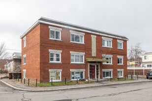 206 Ste-Anne Av in Ottawa, ON - Building Photo
