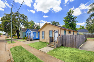 2611 N Durham Dr in Houston, TX - Building Photo - Building Photo