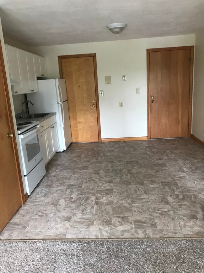 90 Ridgewood Ln Rentals in Gardner, MA