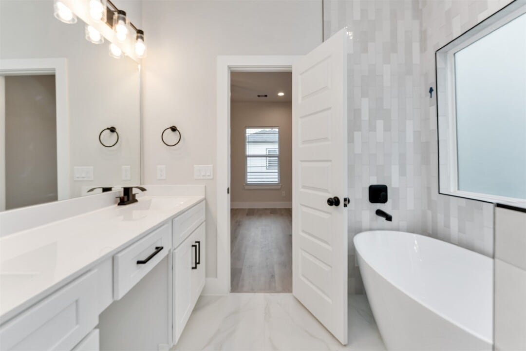 108 W 44th St in Houston, TX - Building Photo