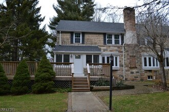 3 Meadow Dr in Warren, NJ - Building Photo - Building Photo