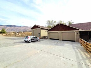 7491 Pot O Gold Ln in Wenatchee, WA - Building Photo - Building Photo