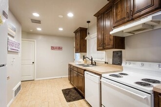 251 700 S St in Saint George, UT - Foto de edificio - Building Photo