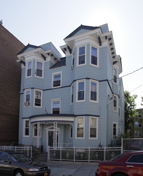 40 Bruce Ave in Yonkers, NY - Foto de edificio