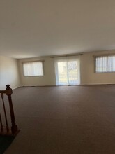 151 Brookston Dr in Schaumburg, IL - Building Photo - Building Photo