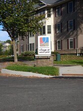 341 Autumn Pond Way in Essex Junction, VT - Building Photo - Building Photo