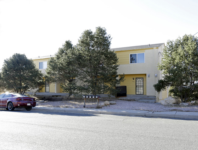 1939-1947 Henderson Ave in Colorado Springs, CO - Building Photo - Building Photo