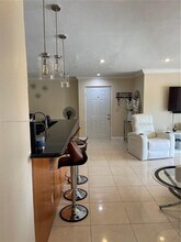 10650 SW 157th Ct in Miami, FL - Foto de edificio - Building Photo