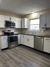 829 Randall Dr in Kent, OH - Building Photo - Building Photo