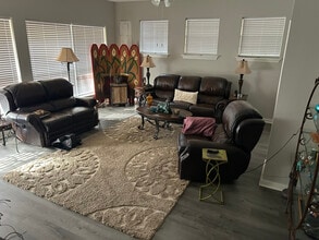 620 Temple St in Woodville, TX - Foto de edificio - Building Photo